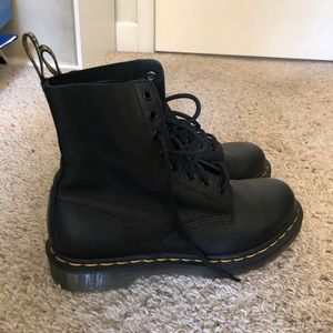 Dr. Martens 1460 Pascal black lace-up, women’s size 9. Great condition